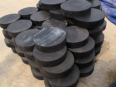辽阳板式橡胶支座由若干层橡胶片与薄钢板经加压硫化